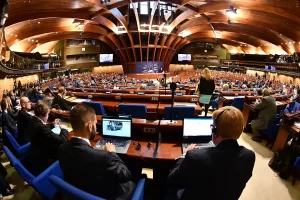   AKPM'nin 'İslamofobi raporu' tepki aldı   Avrupa Konseyi Parlamenterler