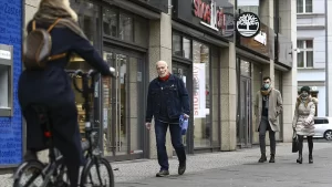 Almanya’da yeni tip koronavirüs salgınında son 24 saatte 852 kişi
