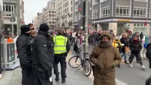 Almanya’nın başkenti Berlin’de, Kovid-19 salgını ile mücadele kapsamında alınan önlemlere