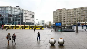 Almanya’da yeni tip koronavirüs (Kovid-19) salgınıyla mücadele kapsamında alınan tedbirlerin