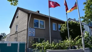 Almanya'nın Monheim kentindeki iki İslam cemaatine belediye tarafından arsa bağışlandı.