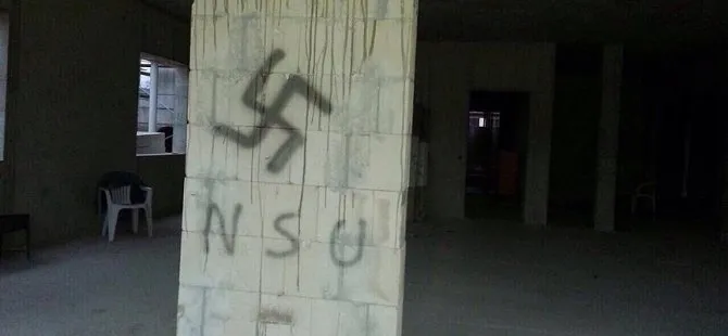 Almanya'da camiye ırkçı saldırı