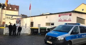 Avrupa'da devam eden islamofobik saldırılara bir yenisi daha eklendi. Dün