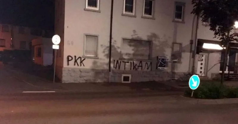 Almanya'da camiye saldırı