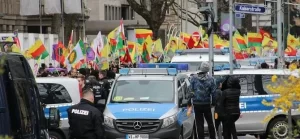 Türk yetkililerin toplantı ve miting yapmasını engelleyen Almanya'da PKK'nın eylem