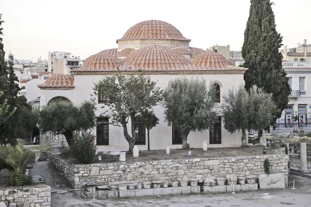 Yunan bakanlık Atina'da cami için imam arıyor