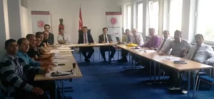 Almanya Karlsruhe Başkonsolosluğu Eğitim Ataşesi Gürkan Avcı, anne babalara Okul