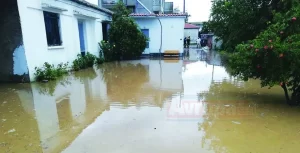 Rodop ilinde birçok bölgeyi etkisi altına alan fırtına ve sağanak