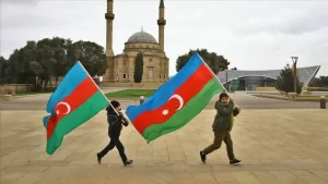 Azerbaycan'da faaliyet gösteren Türk iş adamlarının girişimiyle, Dağlık Karabağ'daki çatışmalarda