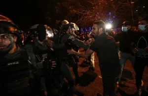 İsrail polisi, Kadir Gecesi’ni Mescid-i Aksa’da geçirmek isteyen İsrail vatandaşı