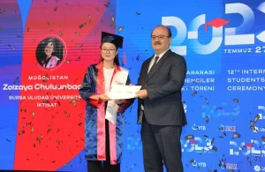 Dünyanın dört bir yanından gelerek Türkiye Bursları programıyla ülkemizdeki üniversitelerde