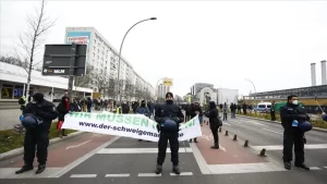 Almanya’da, yeni tip koronavirüs (Kovid-19) salgını ile mücadelede kapsamında alınan