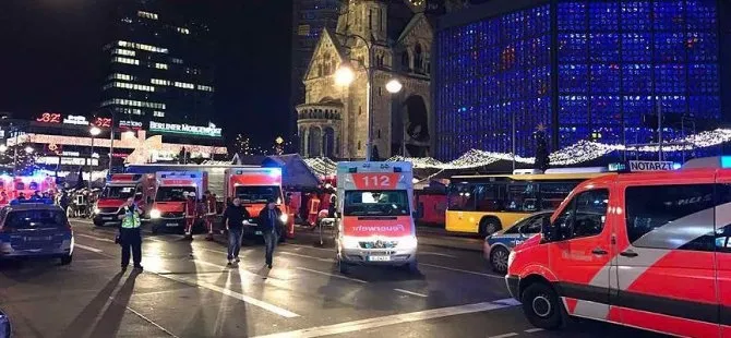 Berlin'de Noel pazarına TIR girdi