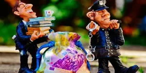 DORTMUND’DA 79 yaşındaki yaşlı kadını polisiz diyerek 1 milyon euro
