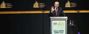 Kuala Lumpur Konferans Merkezi'nde gerçekleştirilen Kuala Lumpur Zirvesi açılış oturumunda,