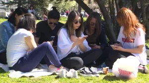 Uzmanlara göre sosyal medya depresyona sürüklüyor   Yapılan bir araştırmaya