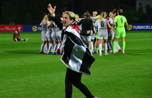 Turkcell Kadın Futbol Ligi'nde şampiyonluğa ulaşan Beşiktaş Vodafone'un teknik direktörü