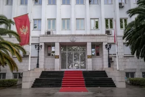 Karadağ'da dün yaşanan silahlı saldırıda 11 kişinin yaşamını yitirmesi üzerine,
