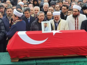 Hanau terör kurbanları son yolculuğuna dualarla uğurlandı
