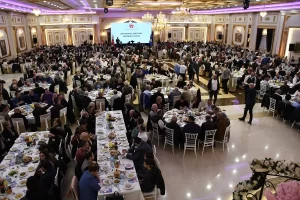Kosova’daki Türkler düzenlenen iftarda buluştu. YTB Başkanı Abdullah Eren de