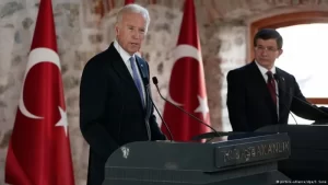 ABD Başkan Yardımcısı Joe Biden ile Başbakan Ahmet Davutoğlu ortak