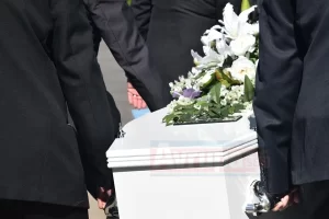Berlin'de bir kişinin, emekli maaşını almak için annesinin cesedini yaklaşık