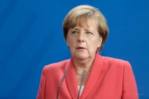 BERLİN   Almanya Başbakanı Angela Merkel: "Tüm senaryolara hazırız" Almanya