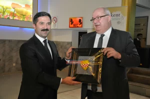 HAMM Adalet ve Kalkınma Partisi İstanbul Milletvekili ve Dışilişkiler Başkan
