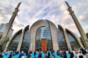 Almanya’da Kurban Bayram namazının hangi şehirlerde saat kaçta kılınacağı ilgili
