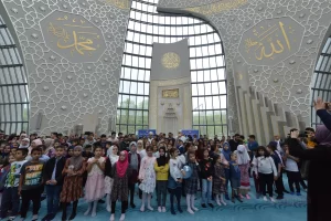Köln DİTİB Merkez Camii’nde “Bed-i Besmele“ (Dua ile okula başlıyorum)