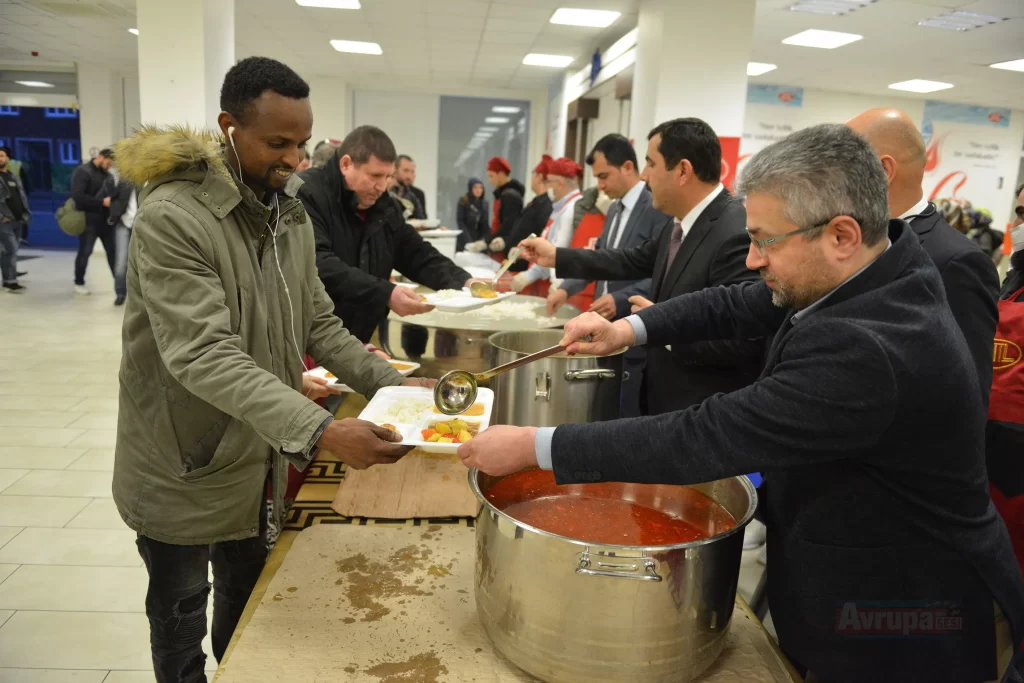 DİTİB iftar sofrasında ilk oruçlar açıldı