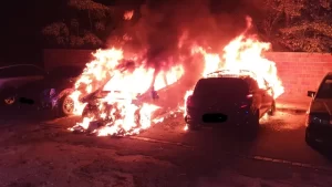 Almanya’nın Dortmund kentinde geçtiğimiz haftasonu çok sayıda araç yakıldı. Park