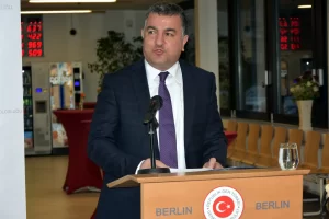 Türkiye’nin Berlin Büyükelçiliği görevine 2012-2016 yılları arasında Berlin Başkonsolosu olarak