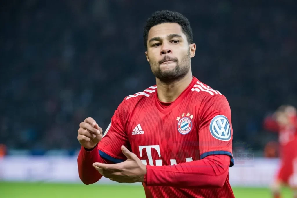 Serge Gnabry 4 yıl daha Bayernde top koşturacak