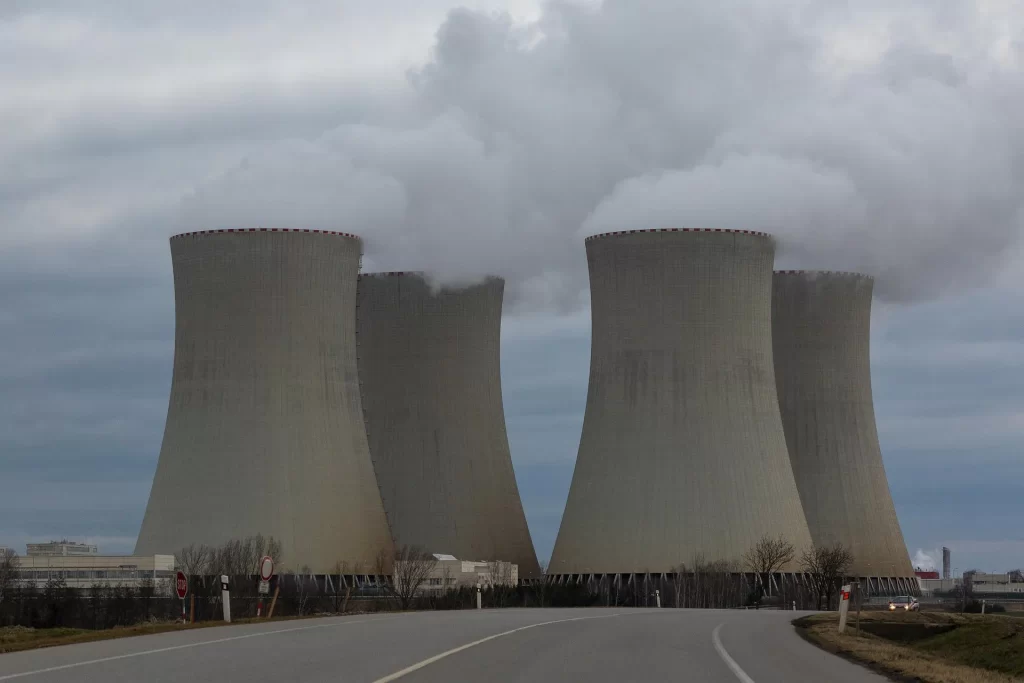 Almanya enerji krizini hafifletmek için iki nükleer santralin ömrünü uzatmayı planlıyor