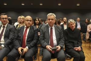 Almanya'nın Ankara Büyükelçiliği, Almanya'nın Solingen kentinde 1993'te düzenlenen aşırı sağcı