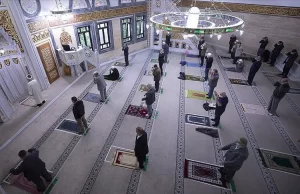 Almanya'daki Müslümanların sayısının mülteci göçü sebebiyle 5,6 milyona kadar çıktığı