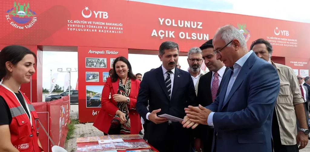 AK Parti Genel Başkan Yardımcısı Efkan Ala Kapıkule'de gurbetçilerle görüştü