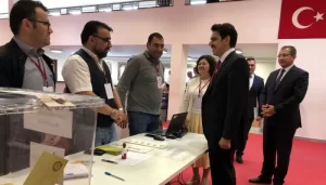 YTB Başkanı Abdullah Eren, vatandaşların bayramda da açık olacak sandıklara