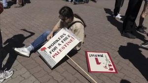 Almanya'nın başkenti Berlin'de düzenlenen "1 Mayıs Emek ve Dayanışma Günü"