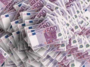 Almanya'nın Duisburg kentindeki Gümrük Dairesinden 6,5 milyon avro çalındı. Duisburg'daki