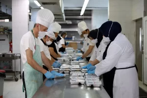 Ramazan aylarında kurduğu aş evleri ile her akşam binlerce vatandaşı