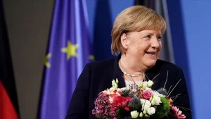 İsviçre'nin Cenevre kentinde düzenlenen ödül töreninde, Merkel, 2015 ve 2016'daki