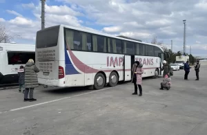 Rusya'nın Ukrayna'ya savaş açmasının ardından kara yoluyla tahliye edilen Türklerin