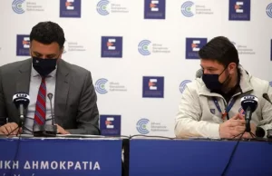 Sağlık Bakanı Vasilis Kikilias ve Sivil Koruma Bakan Yardımcısı Nikos