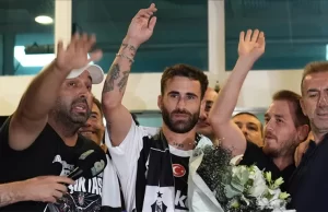 Beşiktaş'ın yeni transferi Rafa Silva, yeni sezon hazırlıklarına başlayan siyah-beyazlı