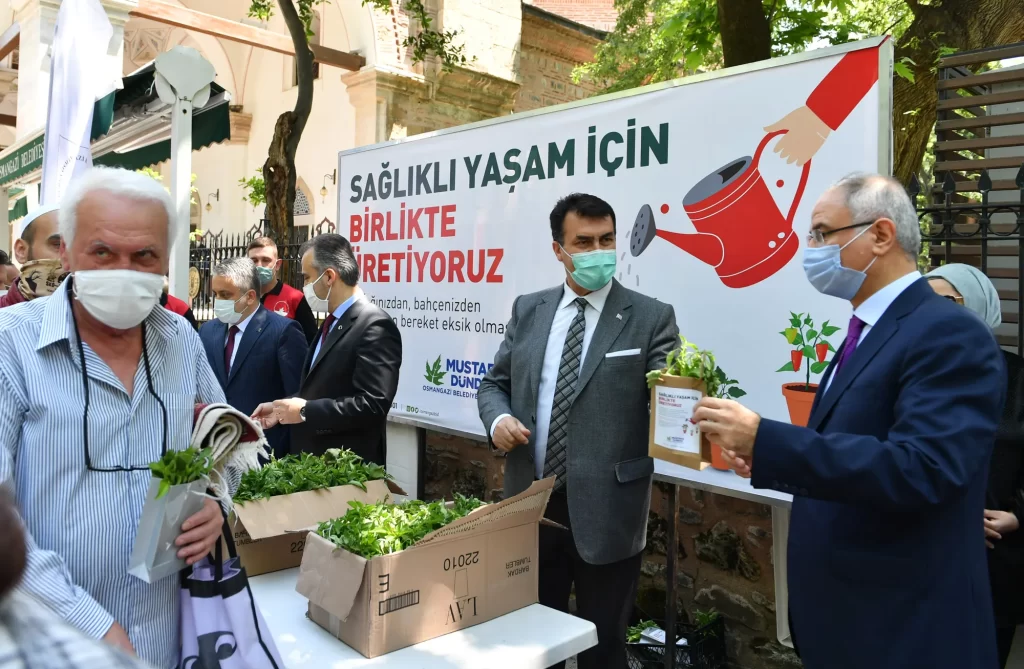 Başkan Dündar’dan Yerli ve Milli Sebze Fidesi