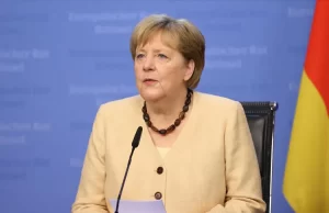 Almanya Başbakanı Angela Merkel, yeni tip virüs salgınıyla mücadele kapsamında,