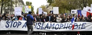 Fransa'nın başkenti Paris'te birçok derneğin çağrısıyla ve çok sayıda kesimden