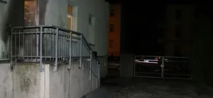 Fransa'da kundaklanan camide maddi hasar meydana geldi.